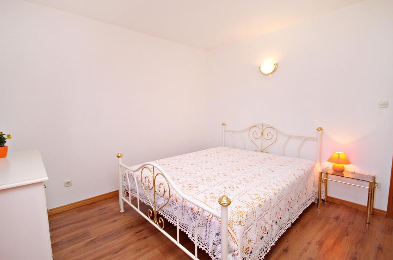 Apartments With A Parking Space Vrbnik, Krk - 429 מראה חיצוני תמונה